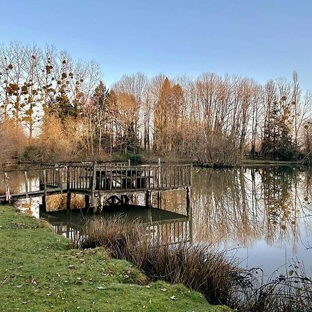 Maison Paisible Avec Lac Prive Secondigny المظهر الخارجي الصورة
