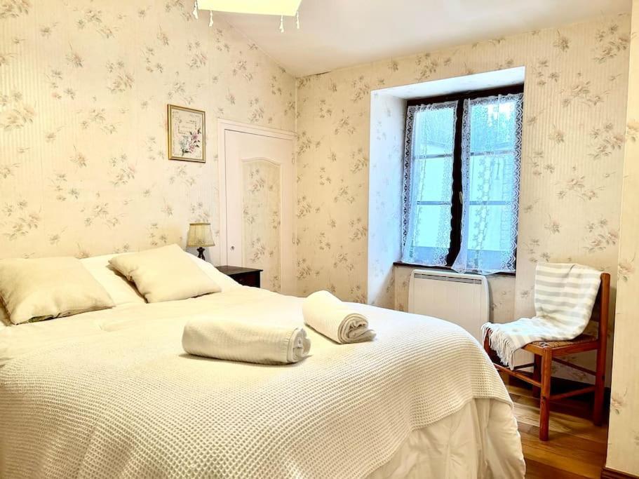 Maison Paisible Avec Lac Prive Secondigny المظهر الخارجي الصورة