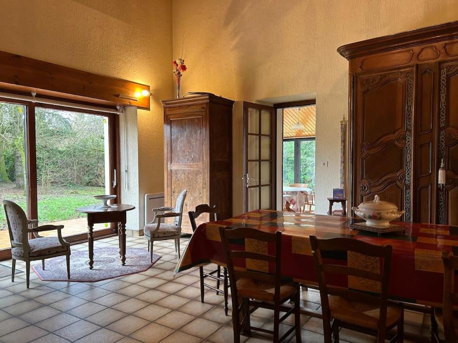 Maison Paisible Avec Lac Prive Secondigny المظهر الخارجي الصورة