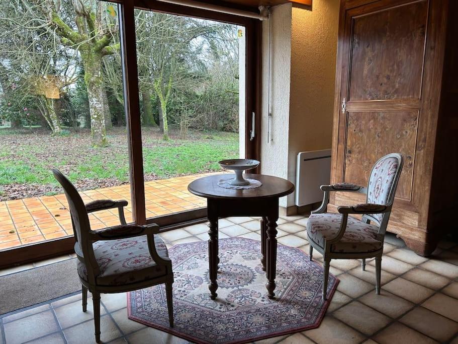 Maison Paisible Avec Lac Prive Secondigny المظهر الخارجي الصورة