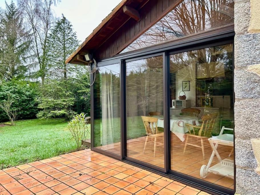 Maison Paisible Avec Lac Prive Secondigny المظهر الخارجي الصورة